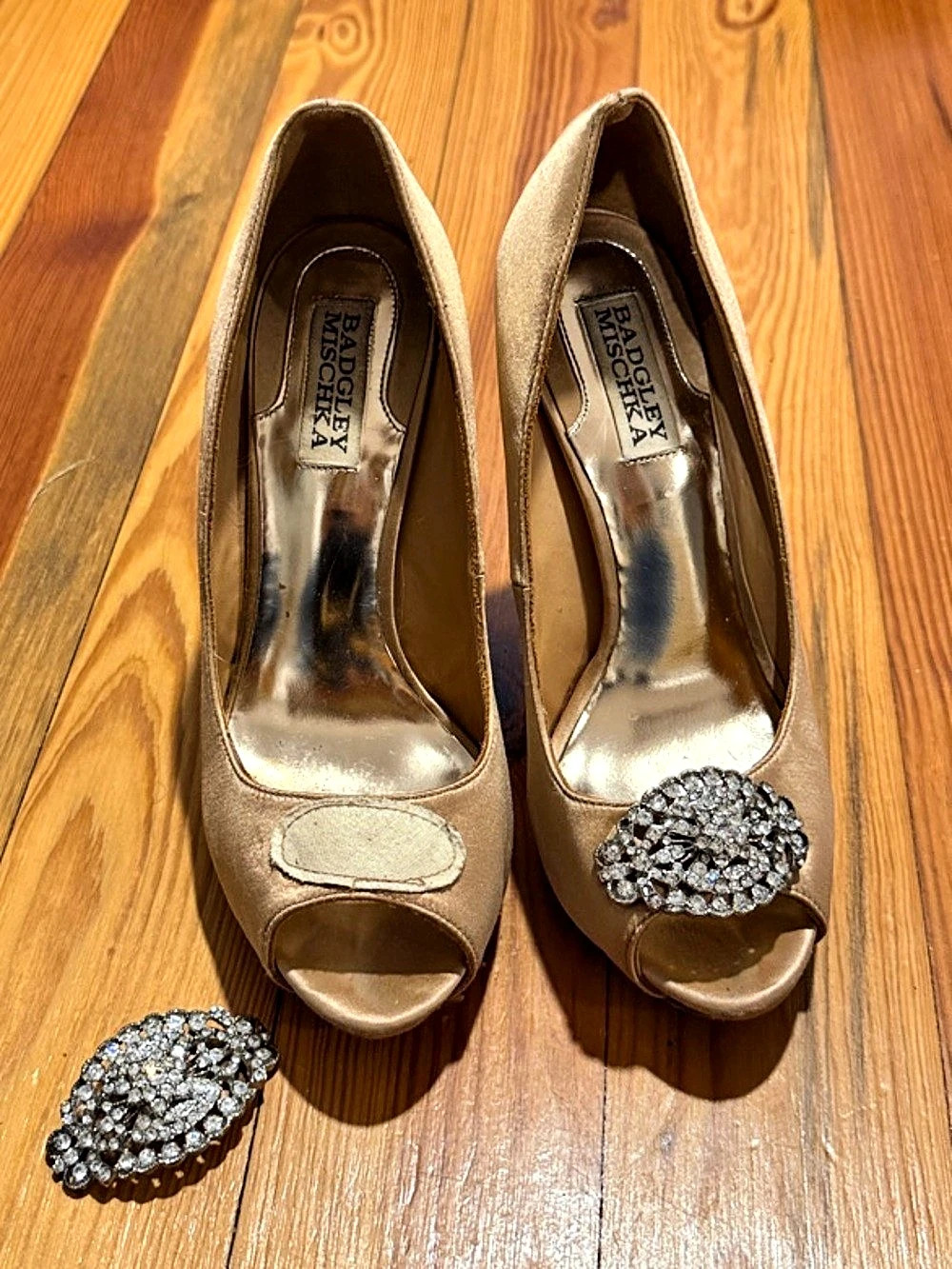 Badgley Mischka Jeweled Brooch Peep Toe Heels in tan